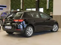 Usado Seat Leon Style 110 CV (80 kW) 2018 Negro Berlina