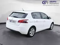 Usado Peugeot 308 Active 100 CV (73 kW) 2020 Blanco Berlina