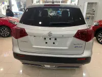 Usado Suzuki Vitara GLX 116 CV (85 kW) 2022 Gris / plata SUV