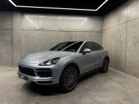 Usado Porsche Cayenne 462 CV (339 kW) 2021 Gris / plata SUV