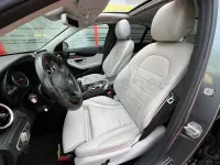 Usado Mercedes C200 160 CV (117 kW) 2019 Gris / plata Berlina