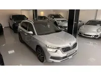 Usado Skoda Kamiq Sport 110 CV (80 kW) 2023 Gris / plata SUV