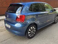 Usado VW Polo 95 CV (69 kW) 2017 Azul Berlina