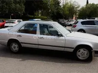 Usado Mercedes 260 166 CV (122 kW) 1989 Gris / plata Berlina