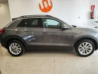 Usado VW T-Roc Life 150 CV (110 kW) 2024 Gris SUV