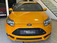 Usado Ford Focus ST 250 CV (183 kW) 2014 Amarillo Familiar