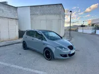 Usado Seat Altea Style 140 CV (102 kW) 2008 Gris / plata Monovolumen