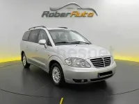 Usado SsangYong Rodius Limited 165 CV (121 kW) 2013 Gris / plata Monovolumen