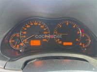 Usado Toyota Avensis Sol 150 CV (110 kW) 2006 Rojo Berlina