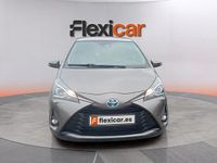 Usado Toyota Yaris Hybrid Active 100 CV (73 kW) 2019 Gris Berlina