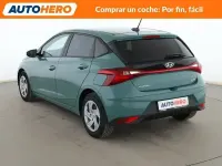 Usado Hyundai i20 84 CV (61 kW) 2022 Verde Utilitario