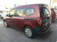 Usado Renault Kangoo 95 CV (69 kW) 2023 Granate Monovolumen
