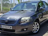 Usado Toyota Avensis Sol 116 CV (85 kW) 2006 Gris / plata Berlina