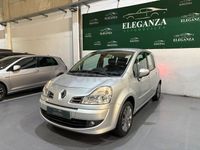 Usado Renault Grand Modus Evolution 90 CV (66 kW) 2012 Gris / plata Monovolumen