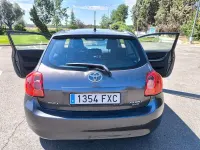 Usado Toyota Auris Luna 90 CV (66 kW) 2007 Gris / plata Utilitario