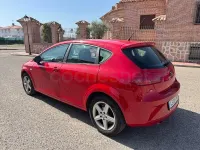 Usado Seat Leon Reference 105 CV (77 kW) 2010 Rojo Utilitario