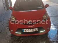 Usado Toyota Aygo City 68 CV (50 kW) 2013 Rojo Utilitario