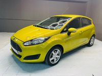 Usado Ford Fiesta Trend 100 CV (73 kW) 2014 Verde Utilitario