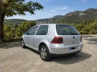 Usado VW Golf IV Highline 115 CV (84 kW) 2000 Gris / plata Berlina