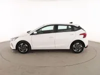 Usado Hyundai i20 101 CV (74 kW) 2022 Blanco Utilitario