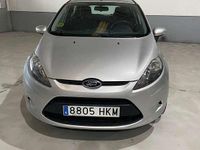 Usado Ford Fiesta Trend 69 CV (50 kW) 2012 Plateado Utilitario
