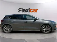 Usado Ford Focus ST-Line 125 CV (91 kW) 2022 Gris Berlina