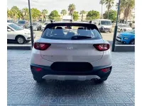 Usado Kia Stonic 84 CV (61 kW) 2023 Plateado SUV