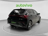 Usado Hyundai i20 100 CV (73 kW) 2024 Negro Utilitario