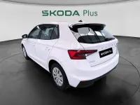Usado Skoda Fabia Essence 95 CV (69 kW) 2023 Blanco Utilitario