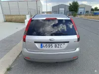 Usado Ford Fiesta Ambiente 68 CV (50 kW) 2002 Gris / plata Utilitario
