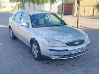 Usado Ford Mondeo Ghia 130 CV (95 kW) 2005 Gris / plata Berlina