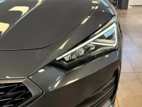 Usado Cupra Leon 190 CV (139 kW) 2023 Gris / plata Familiar