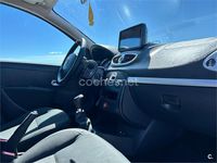 Usado Renault Clio II Authentique 70 CV (51 kW) 2010 Gris / plata Berlina