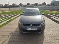 Usado VW Polo Advance 90 CV (66 kW) 2014 Gris / plata Berlina