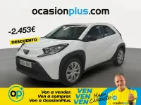 Usado Toyota Aygo X Play 72 CV (52 kW) 2023 Blanco SUV