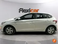 Usado Hyundai i20 100 CV (73 kW) 2021 Blanco Utilitario