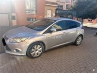 Usado Ford Focus Trend 95 CV (69 kW) 2014 Gris / plata Berlina
