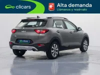 Usado Kia Stonic 120 CV (88 kW) 2023 Verde SUV