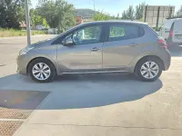 Usado Peugeot 208 Active 82 CV (60 kW) 2014 Beige Utilitario