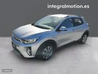 Usado Kia Stonic 101 CV (74 kW) 2025 Plateado SUV
