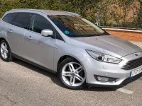 Usado Ford Focus Titanium 125 CV (91 kW) 2017 Gris / plata Familiar