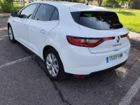 Usado Renault Mégane LIMITED 132 CV (97 kW) 2018 Blanco Utilitario