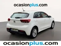 Usado Kia Rio 84 HP (61 kW) 2017 Branco Citadino