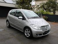 Usado Mercedes A180 Avantgarde 116 CV (85 kW) 2010 Gris / plata Monovolumen