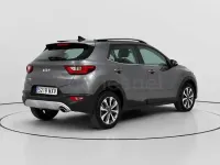 Usado Kia Stonic 100 CV (73 kW) 2025 Blanco SUV