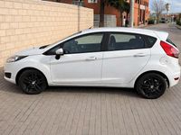Usado Ford Fiesta Trend 75 CV (55 kW) 2016 Blanco Utilitario