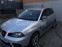 Usado Seat Ibiza 100 CV (73 kW) 2006 Gris / plata Utilitario