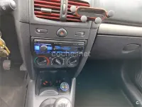 Usado Renault Clio II Dynamique 98 CV (72 kW) 2001 Azul Berlina