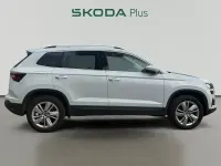 Usado Skoda Karoq Selection 150 CV (110 kW) 2025 Blanco SUV