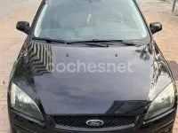 Begagnad Ford Focus Trend 100 HK (73 kW) 2006 Svart Sedan